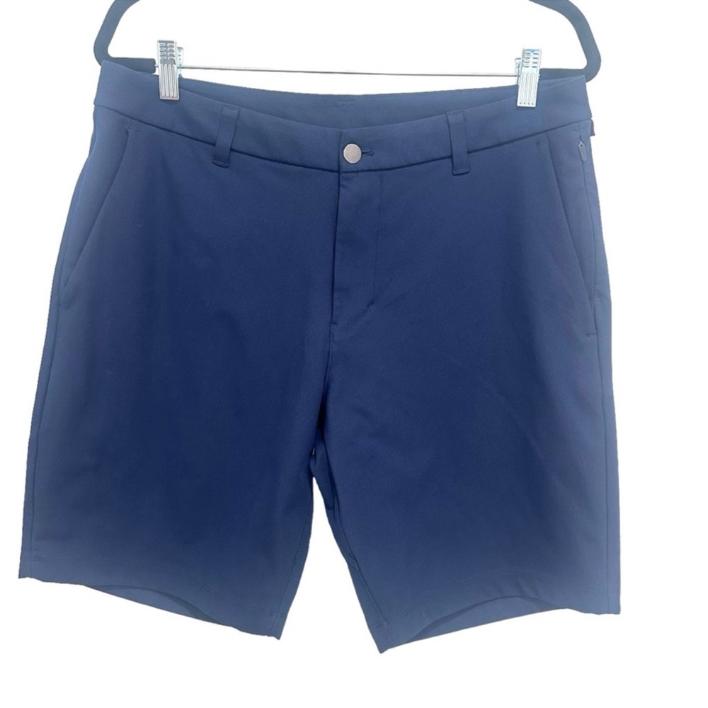 Lululemon Men’s Navy Blue flat front casual shorts side pockets 33. Dark blue.